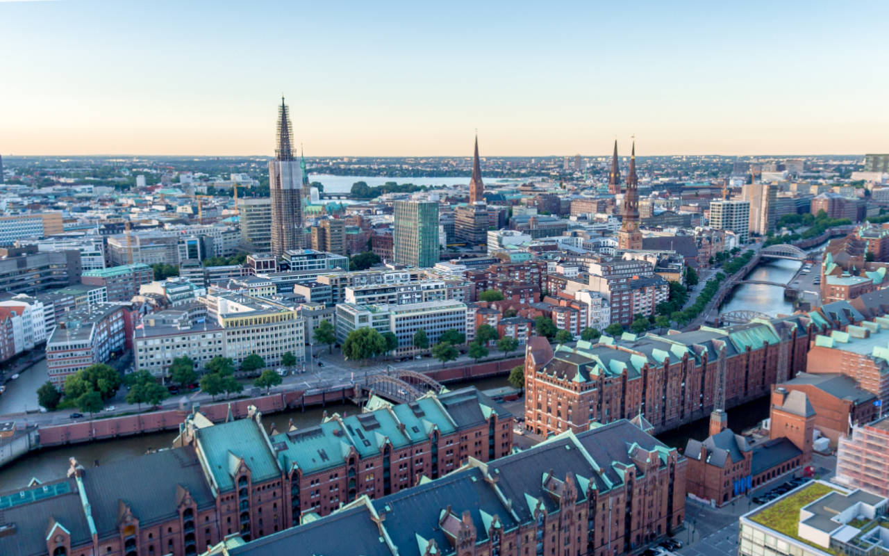 Hamburg Luftbild Drohne - Skyline - Bildbearbeitung Nachher