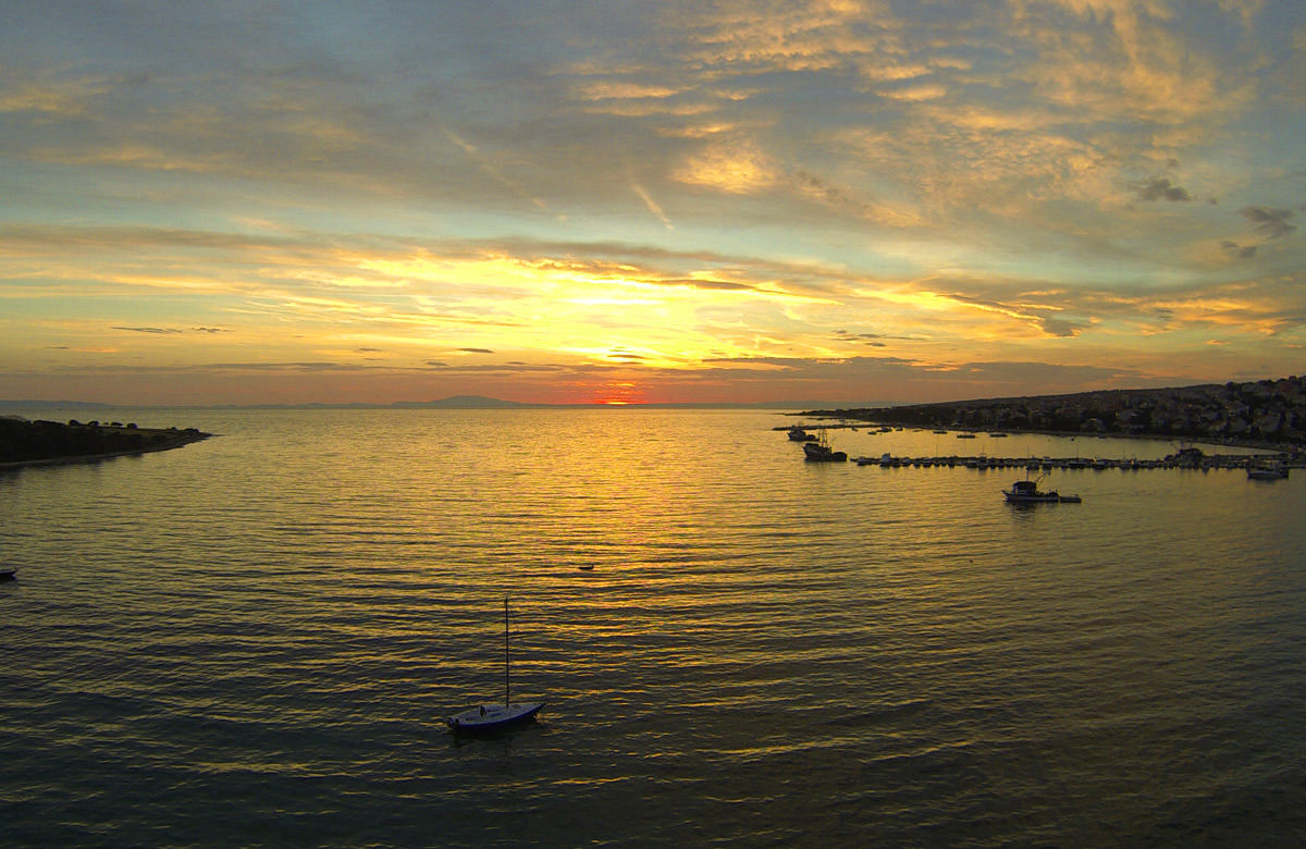 Sonnenuntergang - Novalja Luftaufnahme Quadrocopter